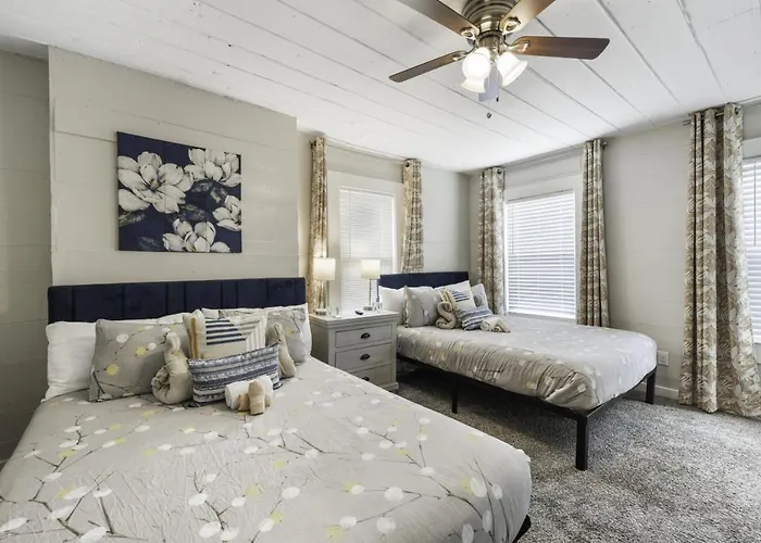 Holiday home 4 Queen Beds High Speed Wifi Private Parking Fort Worth