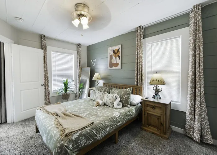 4 Queen Beds High Speed Wifi Private Parking Fort Worth