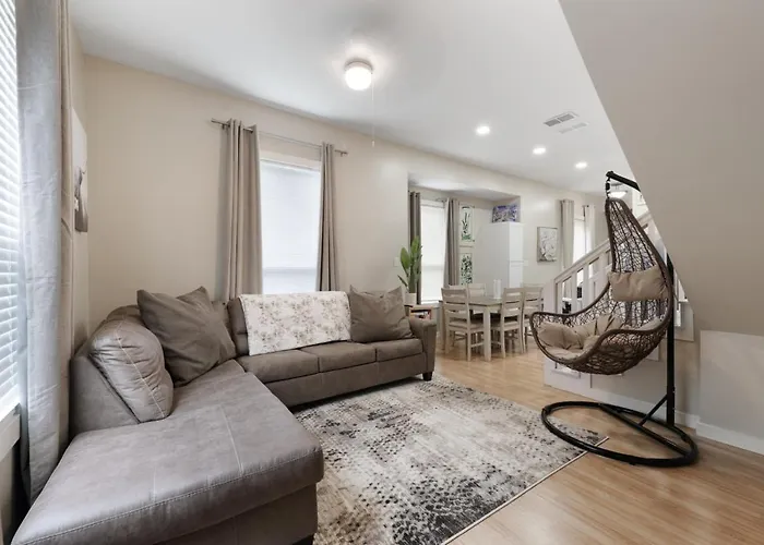 Holiday home 4 Queen Beds High Speed Wifi Private Parking Fort Worth